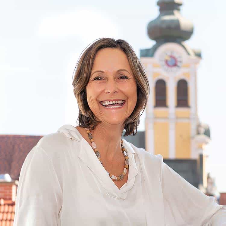 Die Schrankflüsterin: Regina Halbauer, Ordnungscoach aus Österreich
